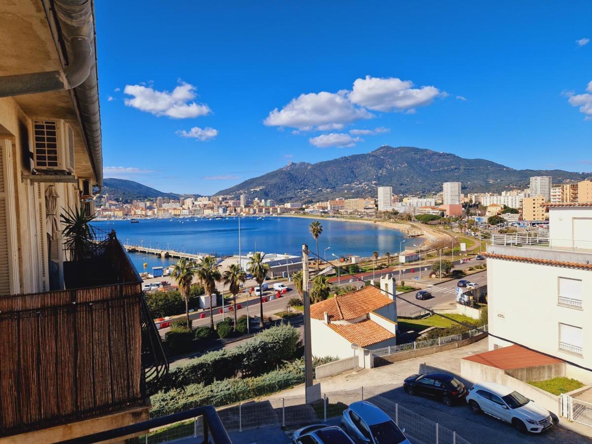 Magnifique Appartement Avec Balcon Vue Mer A L'Entree D'Ajaccio Ajaccio  Dış mekan fotoğraf