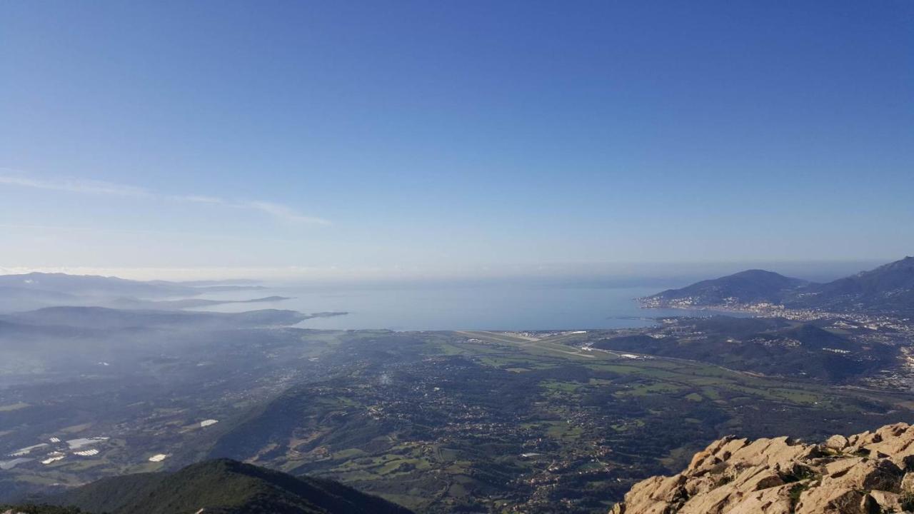 Magnifique Appartement Avec Balcon Vue Mer A L'Entree D'Ajaccio Ajaccio  Dış mekan fotoğraf